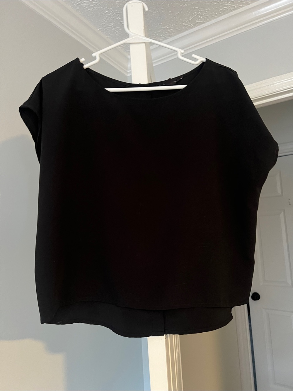 Forever 21 Black Short Sleeve Boxy Top